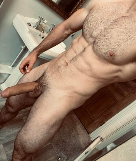 Muscles and a big dick